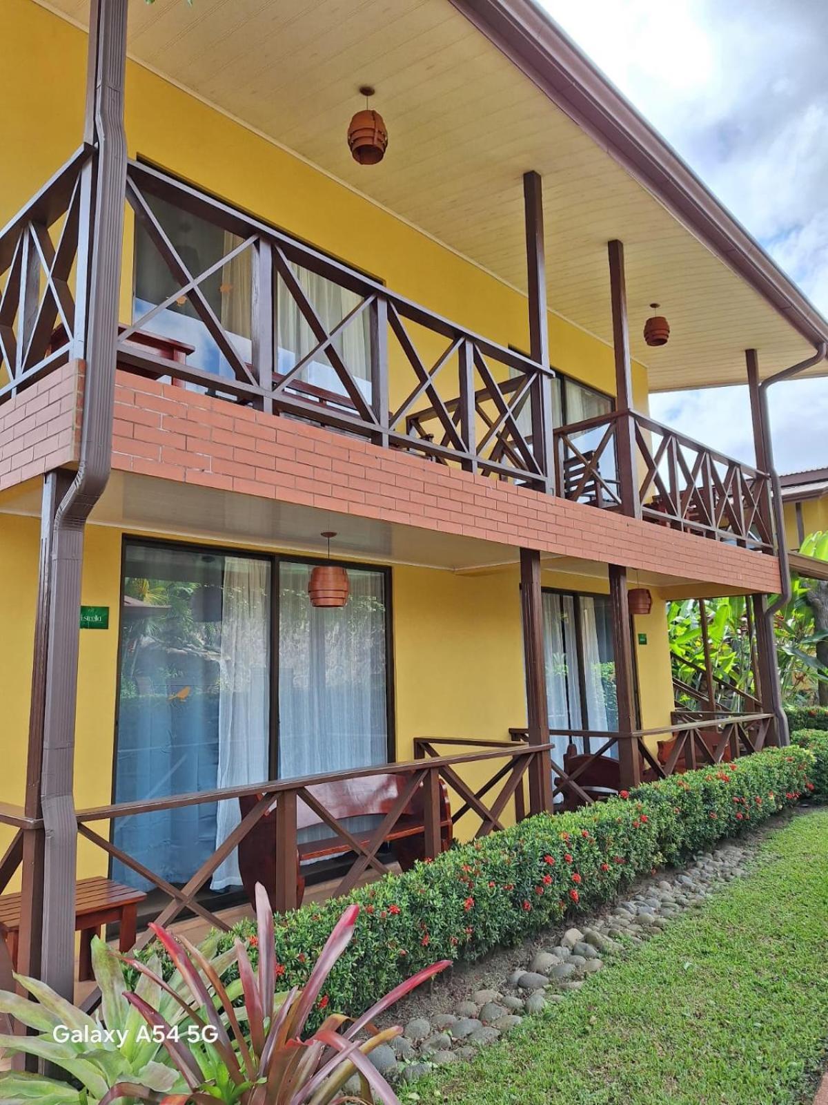 Hotel Iris Arenal La Fortuna Exterior foto