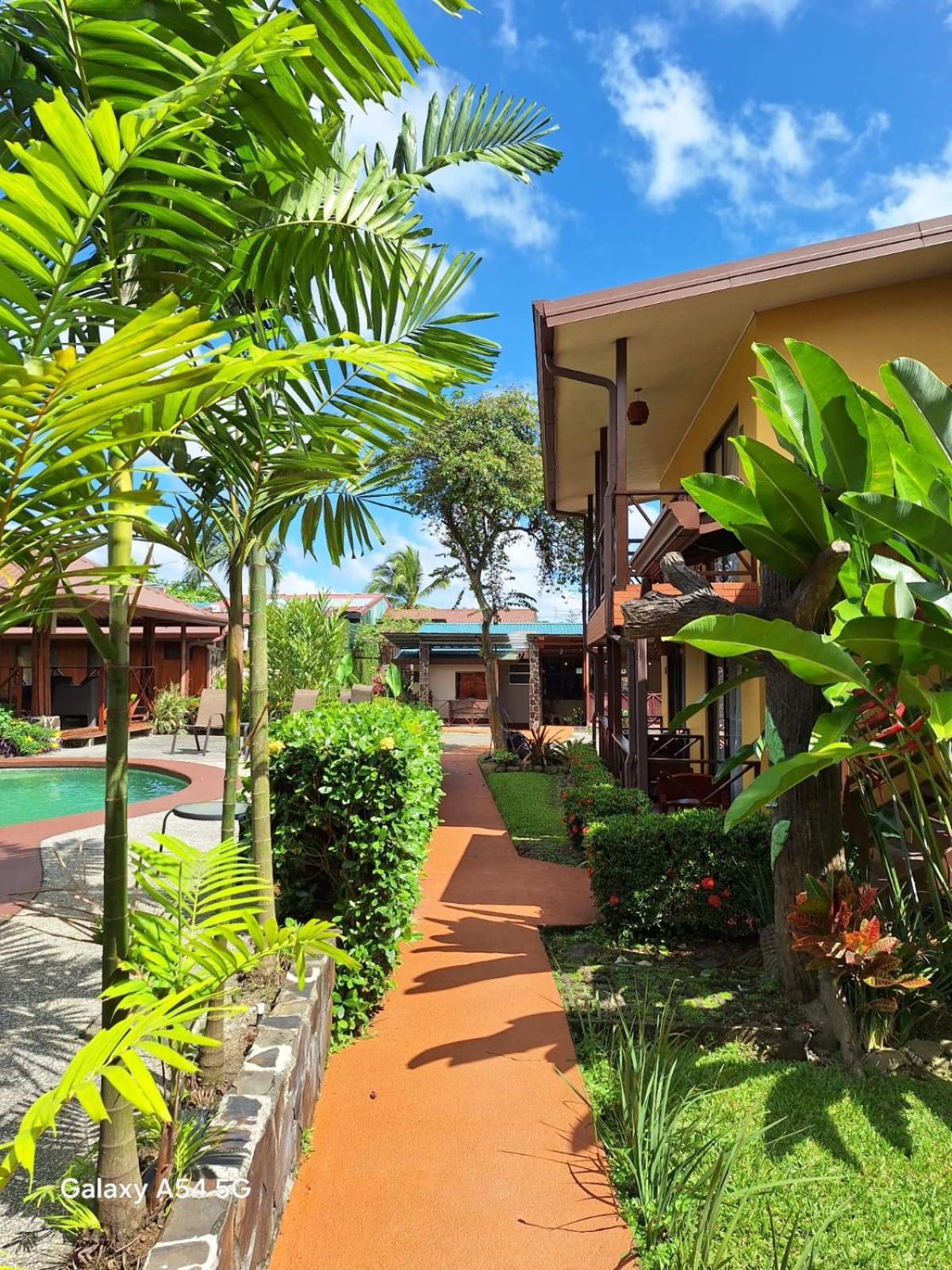 Hotel Iris Arenal La Fortuna Exterior foto