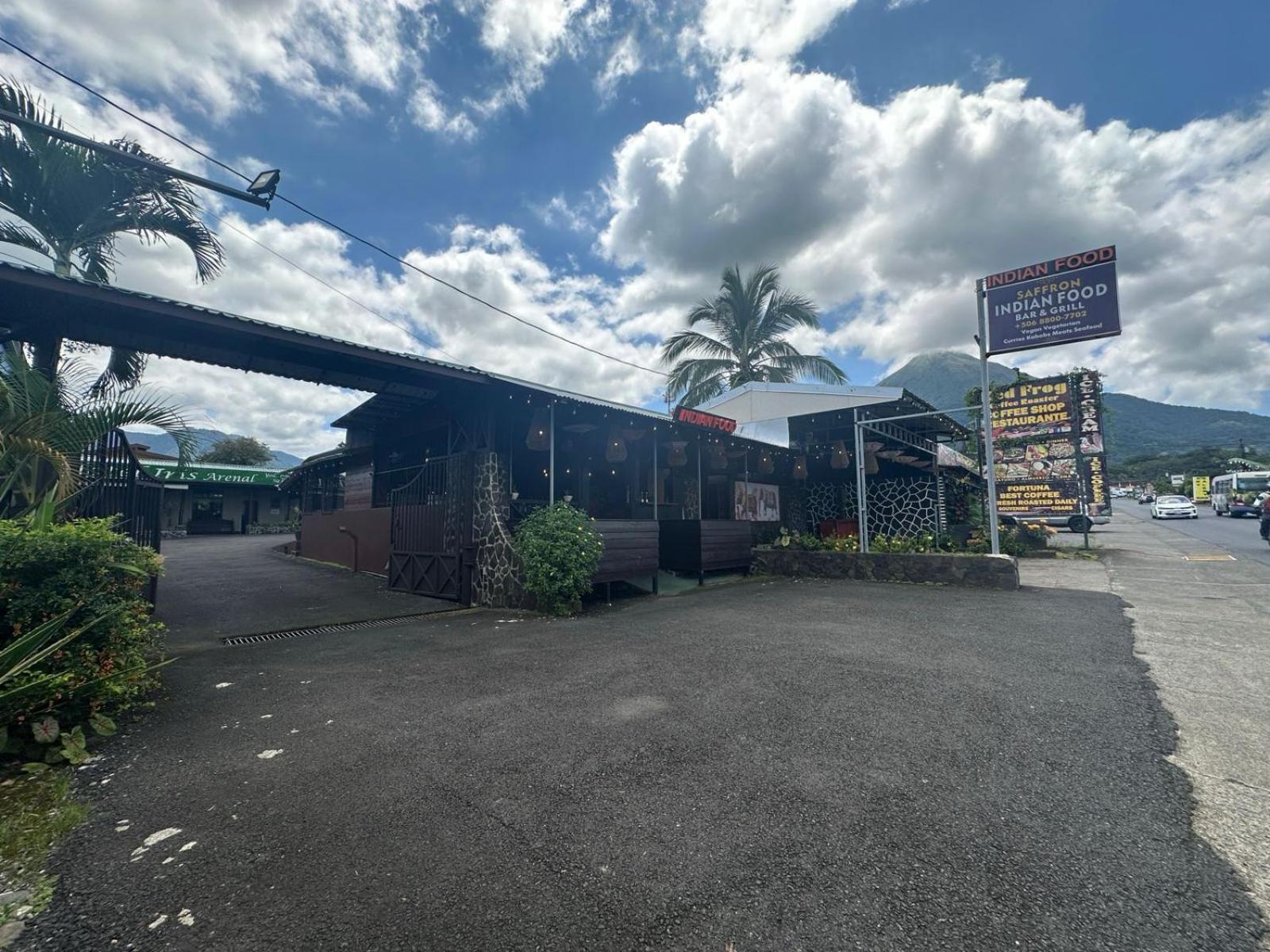 Hotel Iris Arenal La Fortuna Exterior foto